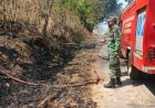 Sinergi Babinsa dan Damkar Padamkan Kebakaran Lahan Satu Hektare di Lebakmekar